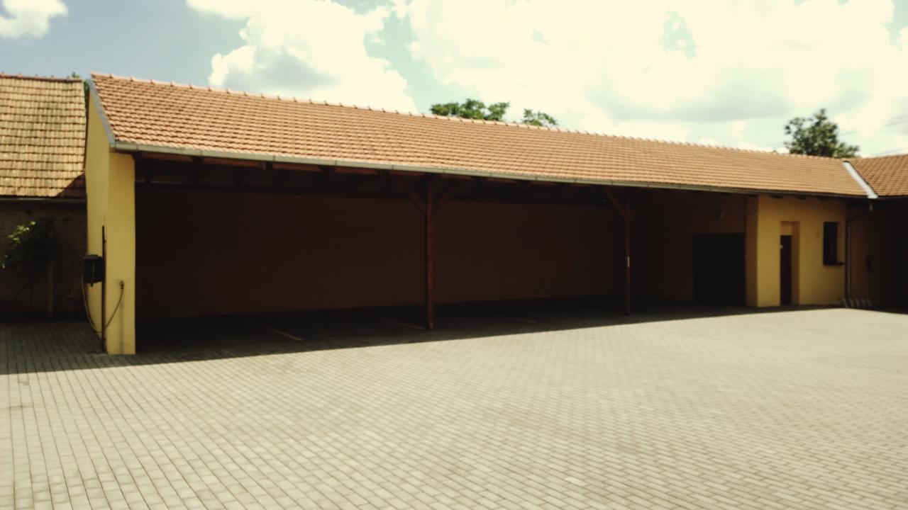 Sedlecky Dvur Hotel Buitenkant foto