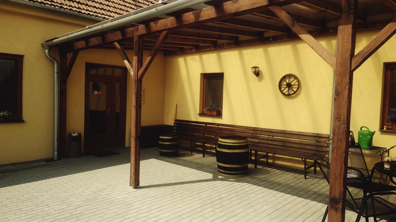 Sedlecky Dvur Hotel Buitenkant foto