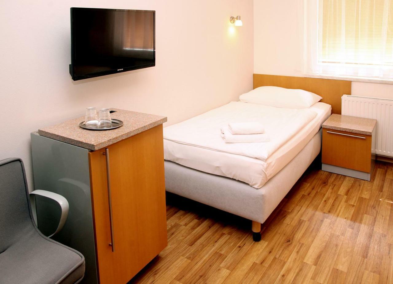 Sedlecky Dvur Hotel Buitenkant foto